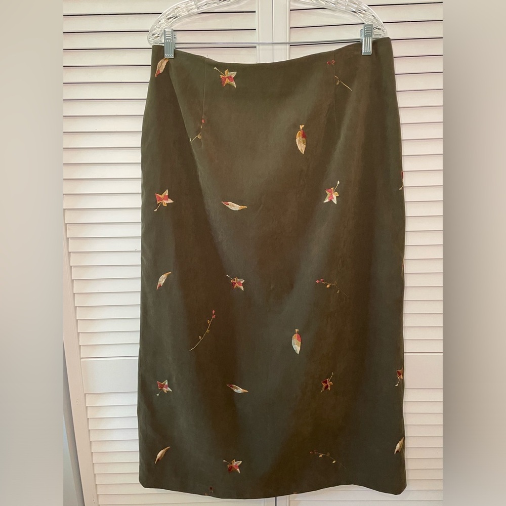 Coldwater Creek Olive Skirt Set with Fall Leaf Accents